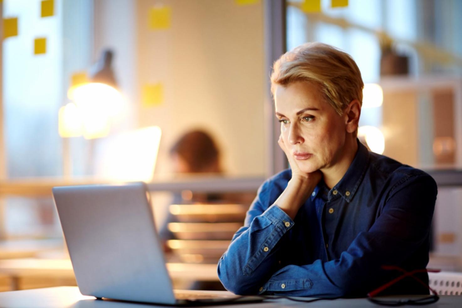 Webdesign-Workshop mit Teilnehmern bei praktischer Arbeit